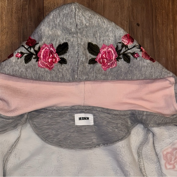 Hudson Jeans Light Gray Hoodie with Embroidered Pink Roses Toddler Girls Size 5 - Picture 2 of 6
